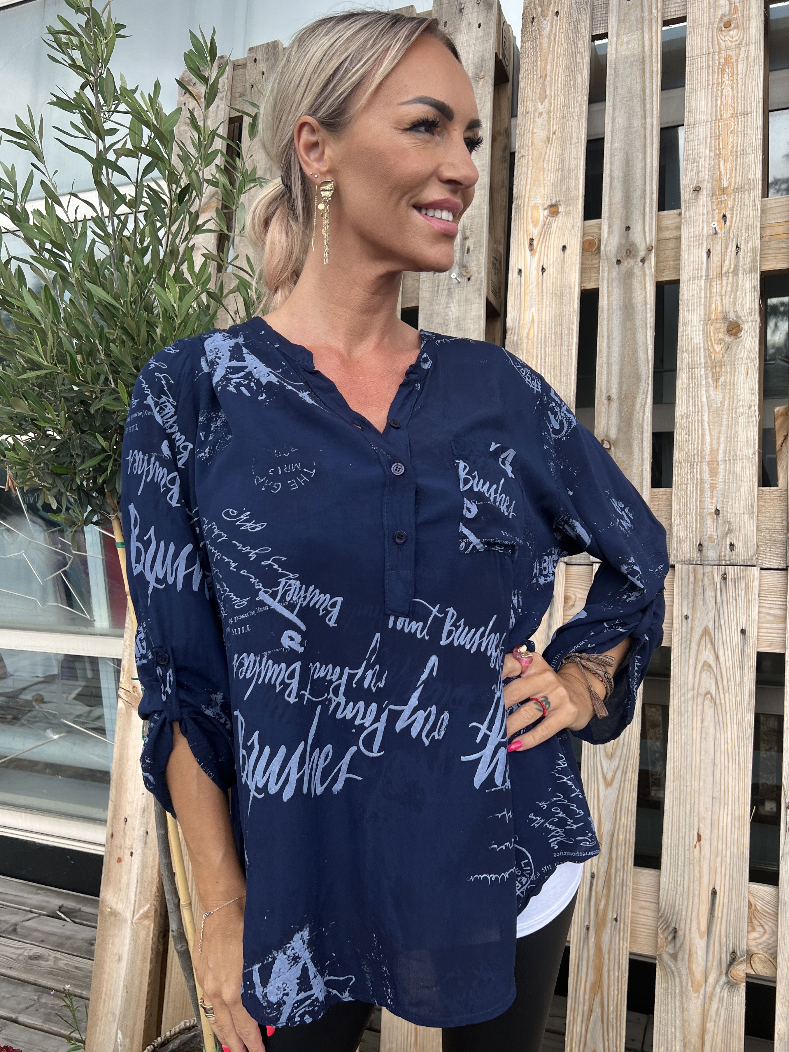 Malone - Skjorta med tryck och ficka på bröstet - Navy